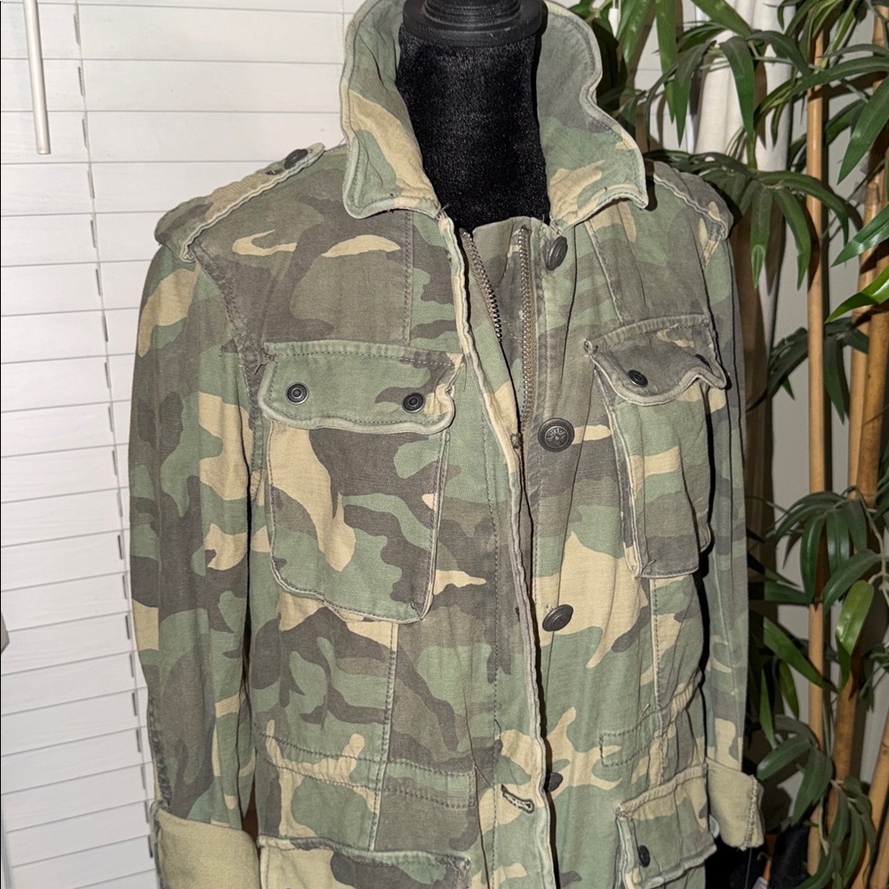 NWT FREE PEOPLE Not Your Brother's Green Camo Print Surplus Jacket sz small - Picture 8 of 15